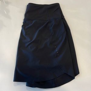 ATHLETA run with it skort 16”